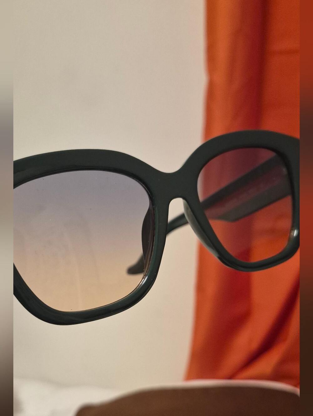 Women’s Sunglasses - Dark Green Frame, Polarized Lenses